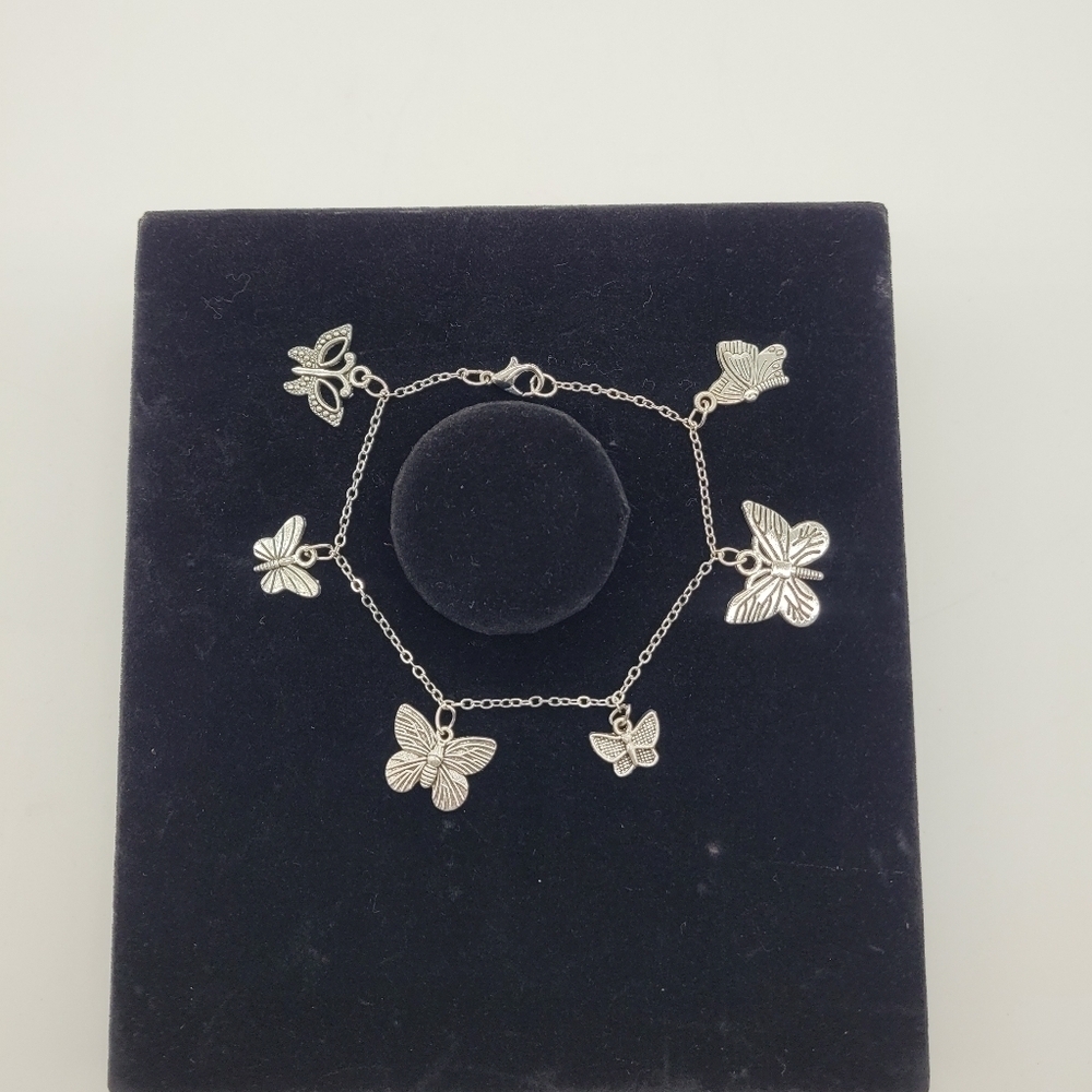 Handmade Silver Color Charm Bracelet (Butterfly)​​​